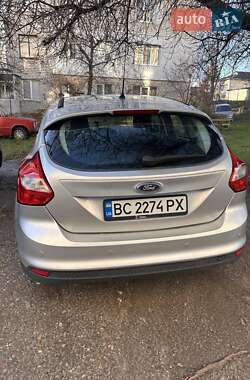 Хетчбек Ford Focus 2012 в Золочеві
