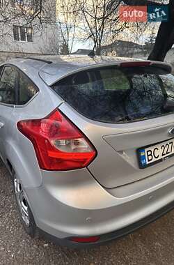Хетчбек Ford Focus 2012 в Золочеві