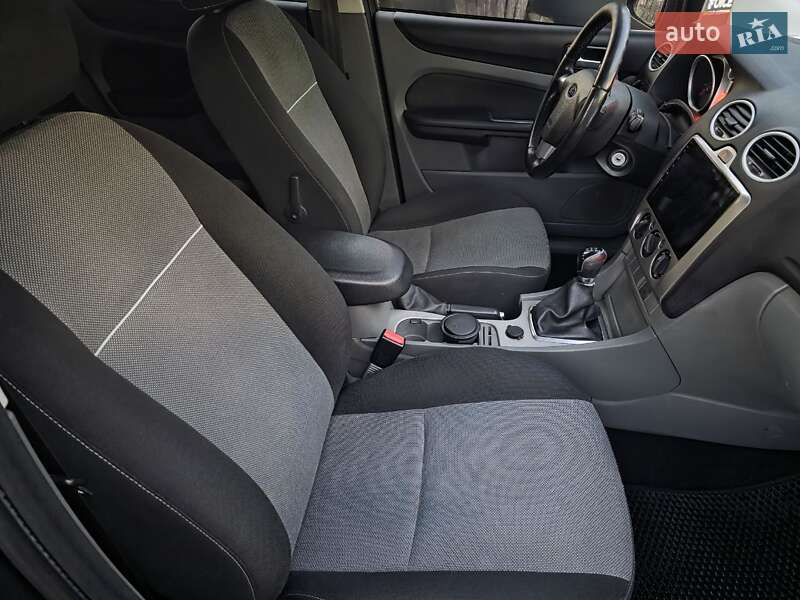 Хэтчбек Ford Focus 2010 в Тернополе