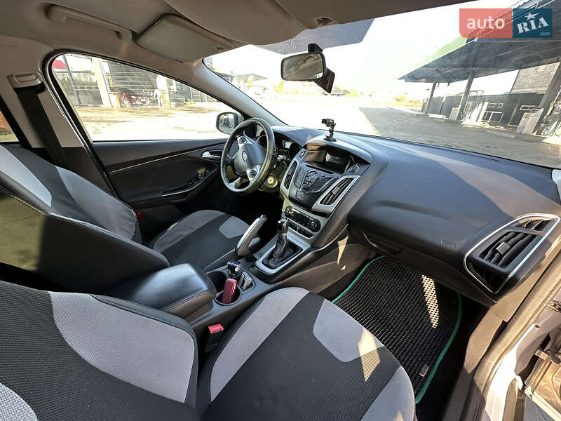 Хэтчбек Ford Focus 2013 в Каменец-Подольском