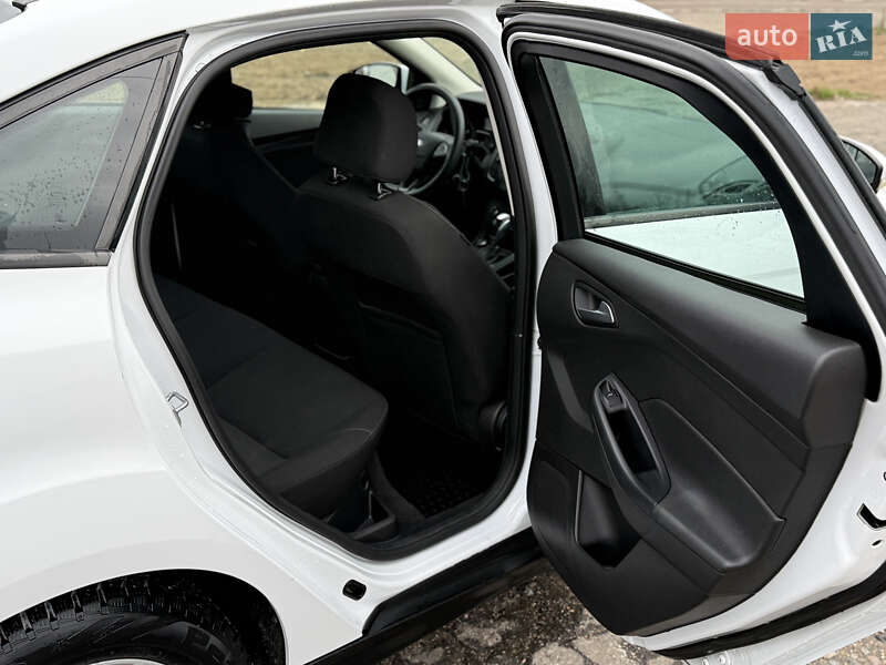 Седан Ford Focus 2015 в Миколаєві