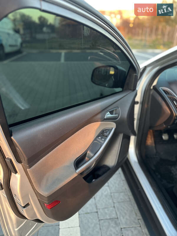 Универсал Ford Focus 2013 в Пустомытах