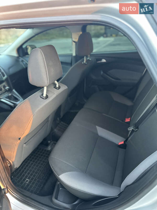 Универсал Ford Focus 2013 в Пустомытах