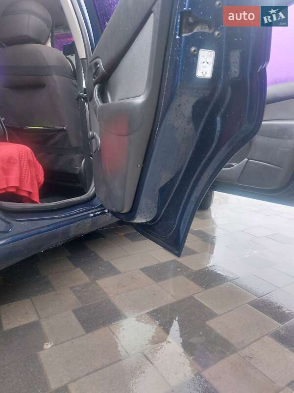 Хэтчбек Ford Focus 2003 в Павлограде