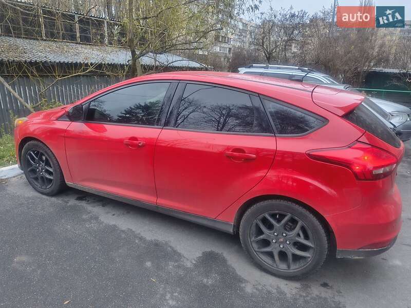 Хэтчбек Ford Focus 2015 в Киеве