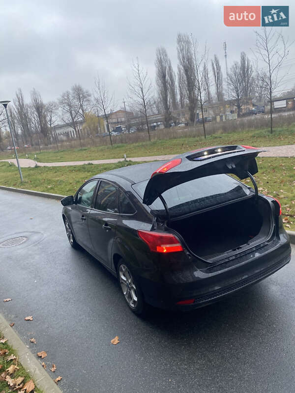 Седан Ford Focus 2015 в Чернигове