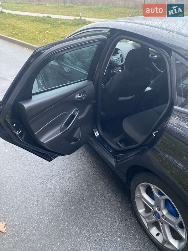 Седан Ford Focus 2015 в Чернигове