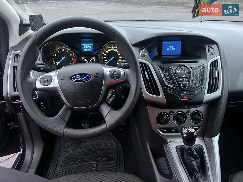 Универсал Ford Focus 2012 в Хороле фото 11 Универсал Ford Focus 2012 в Хороле