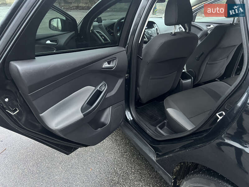 Универсал Ford Focus 2012 в Хороле фото 16 Универсал Ford Focus 2012 в Хороле