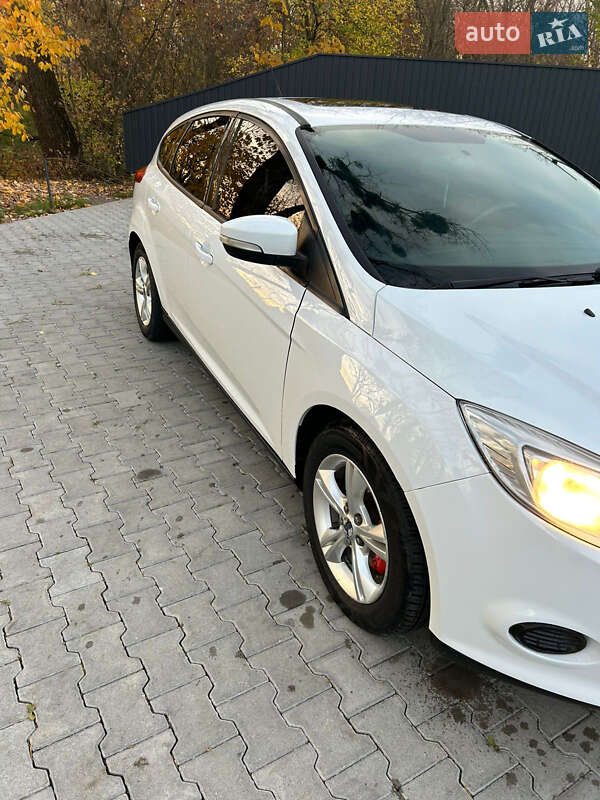 Хэтчбек Ford Focus 2014 в Черновцах