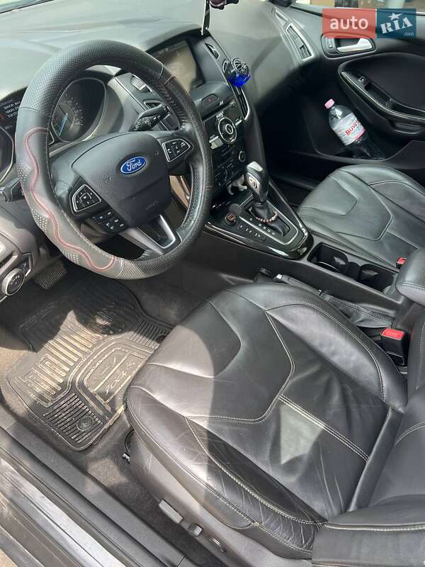 Хэтчбек Ford Focus 2015 в Днепре