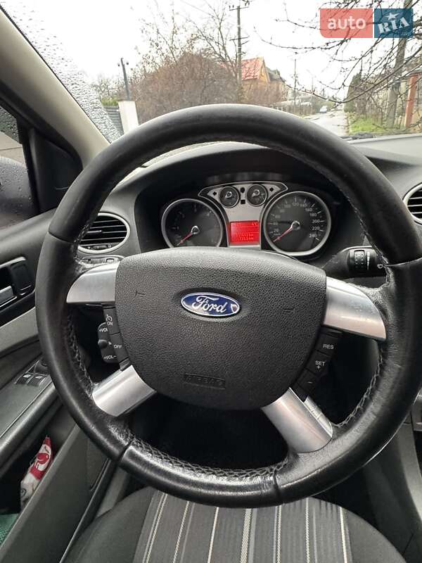 Хетчбек Ford Focus 2011 в Києві фото 4 Хетчбек Ford Focus 2011 в Києві
