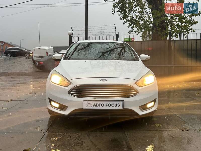 Хэтчбек Ford Focus 2015 в Киеве