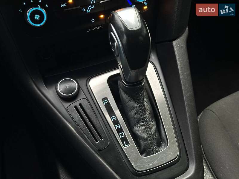 Хэтчбек Ford Focus 2015 в Киеве