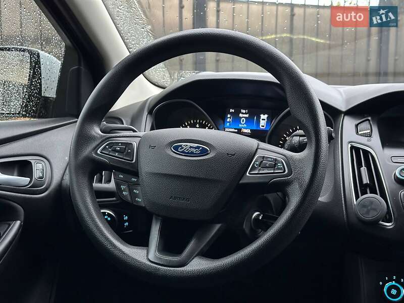 Хэтчбек Ford Focus 2015 в Киеве