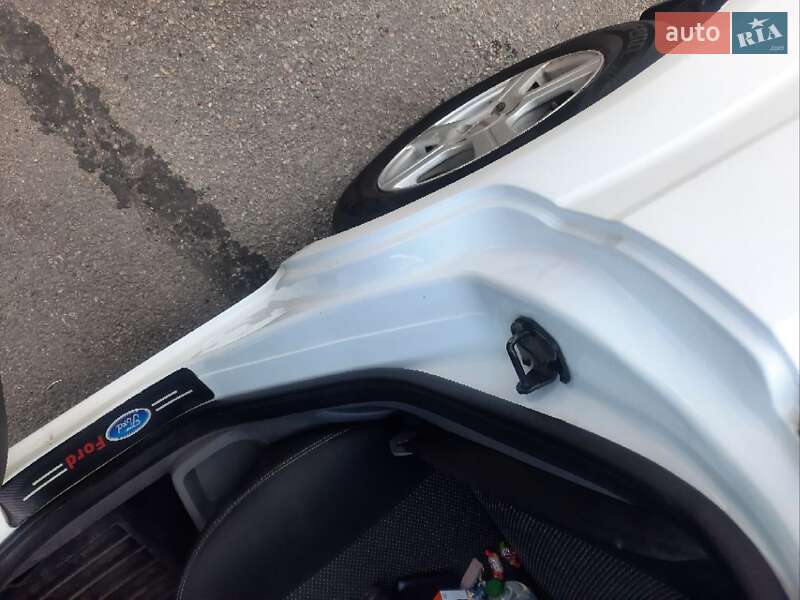 Хэтчбек Ford Focus 2010 в Запорожье