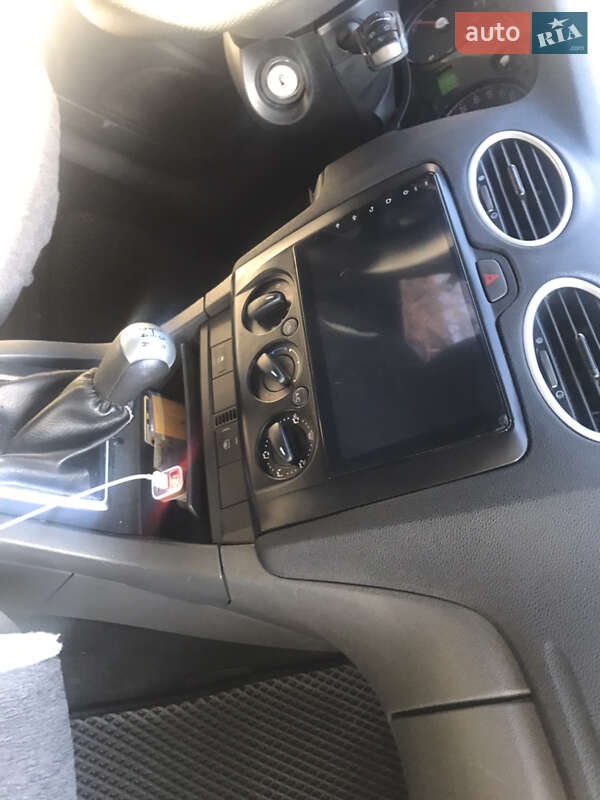 Хэтчбек Ford Focus 2006 в Николаеве