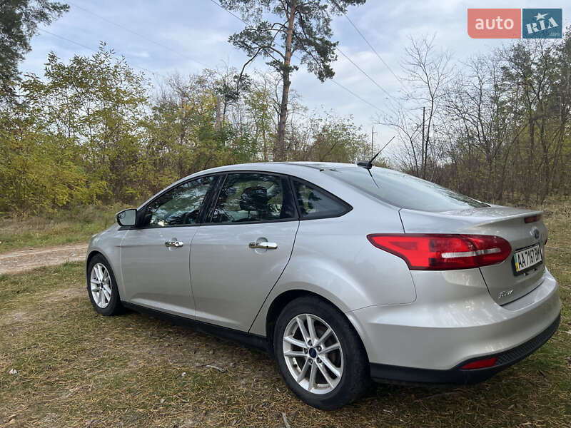 Седан Ford Focus 2017 в Киеве