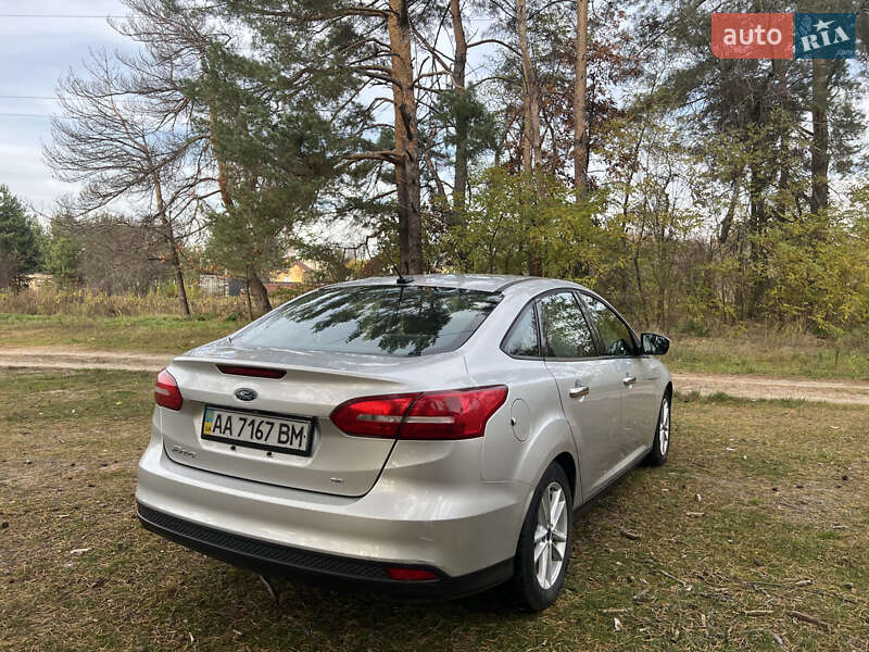 Седан Ford Focus 2017 в Киеве