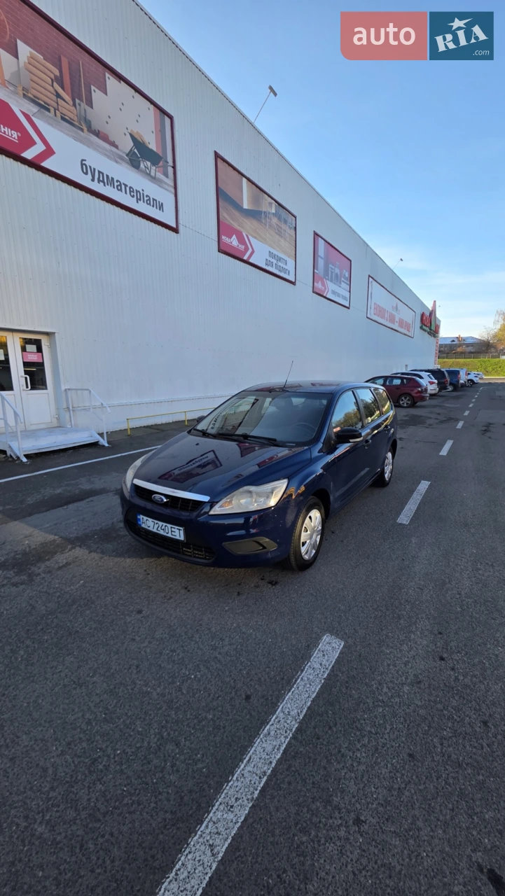 Продам форд фокус!
1.6 дизель.
Все працює!
Є моменти по ходовій!
Коли набирає швидкість є сторонній звук!
При потребі можу дати авто на виплату!
Деталі по телефону!

На авто наїздив 80тис.
