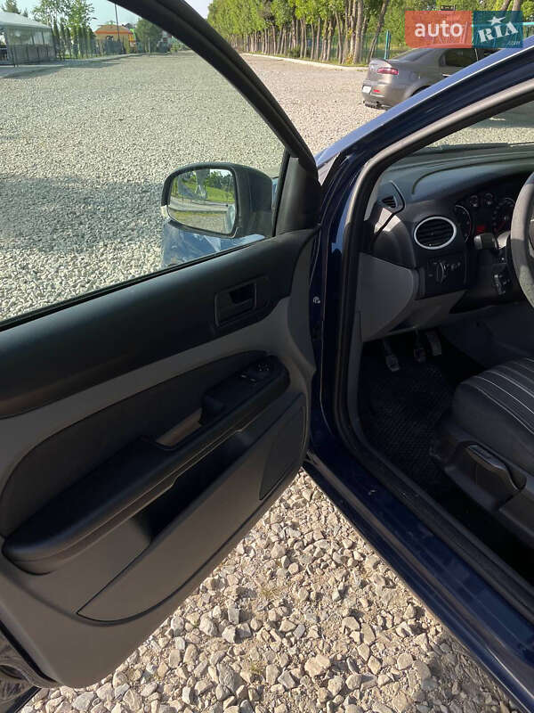 Універсал Ford Focus 2010 в Івано-Франківську