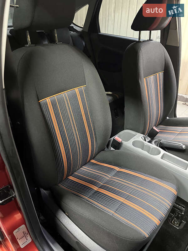 Хэтчбек Ford Focus 2008 в Киеве