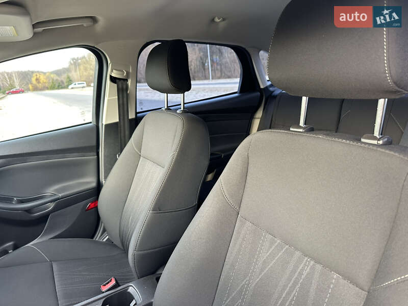 Седан Ford Focus 2016 в Дніпрі