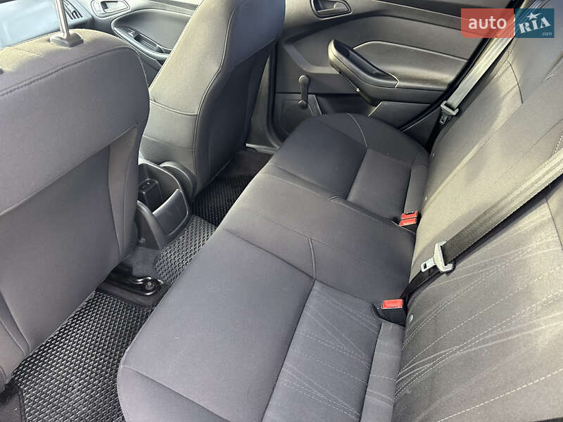 Седан Ford Focus 2016 в Дніпрі