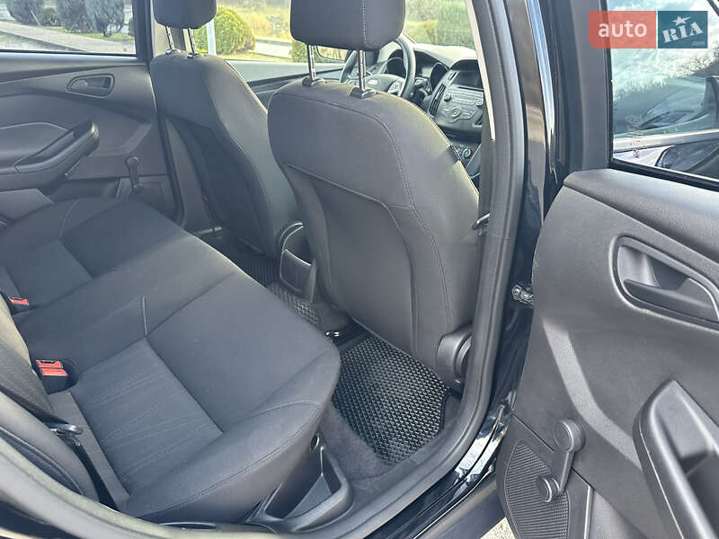 Седан Ford Focus 2016 в Дніпрі