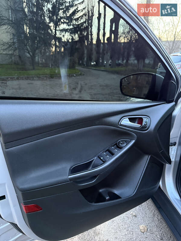 Седан Ford Focus 2015 в Кривом Роге