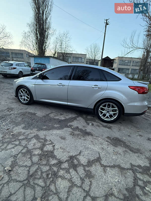 Седан Ford Focus 2015 в Кривом Роге