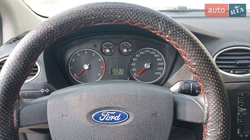 Хэтчбек Ford Focus 2006 в Днепре