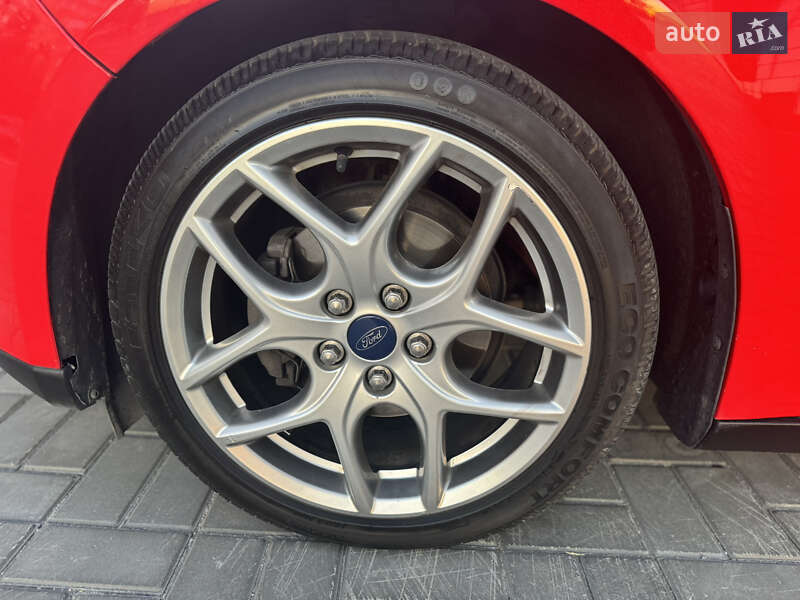 Хэтчбек Ford Focus 2015 в Днепре
