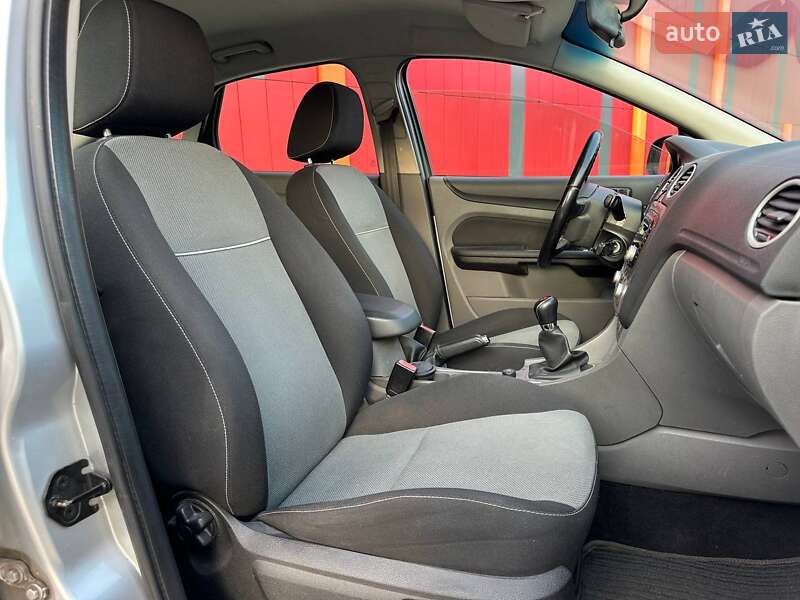 Хэтчбек Ford Focus 2011 в Киеве фото 12 Хэтчбек Ford Focus 2011 в Киеве
