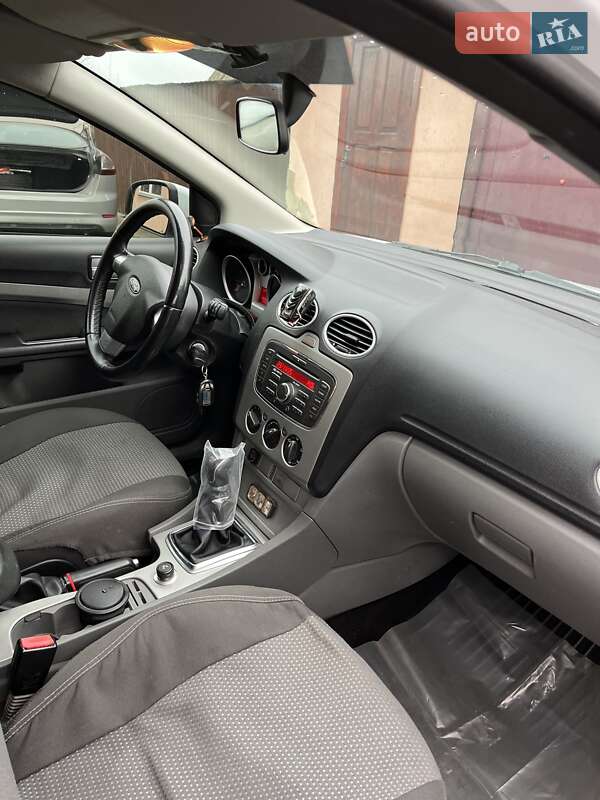 Хэтчбек Ford Focus 2011 в Киеве