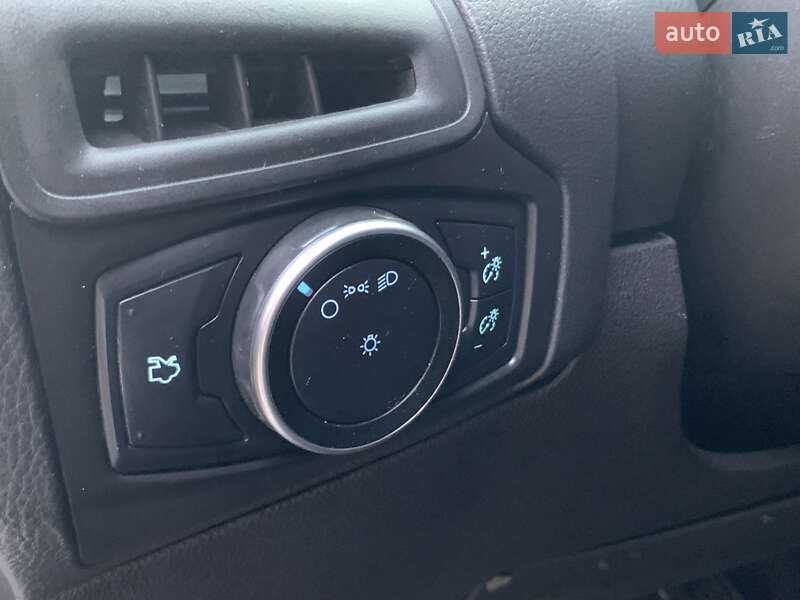 Седан Ford Focus 2015 в Вознесенську фото 20 Седан Ford Focus 2015 в Вознесенську