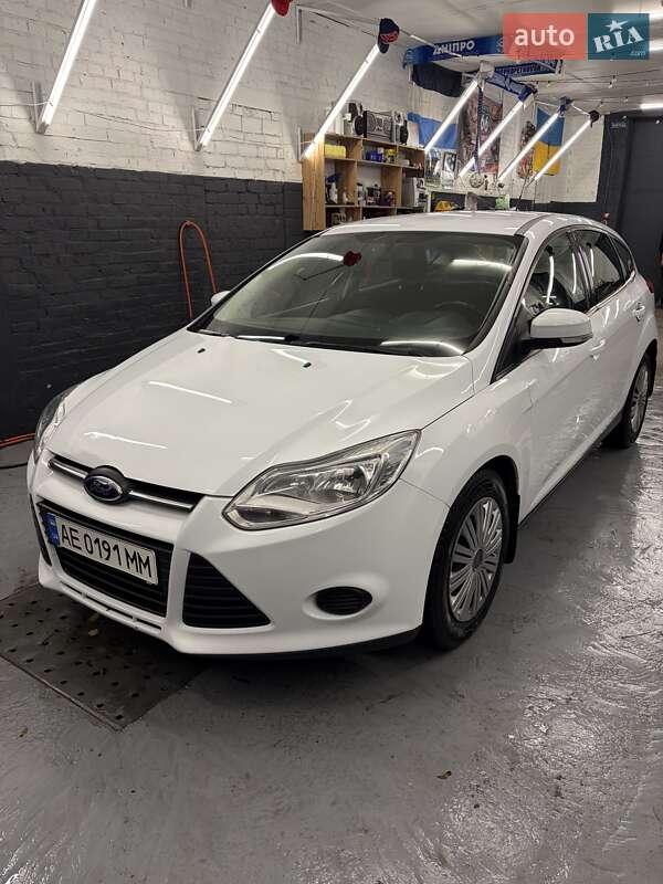 Хэтчбек Ford Focus 2013 в Днепре фото Хэтчбек Ford Focus 2013 в Днепре