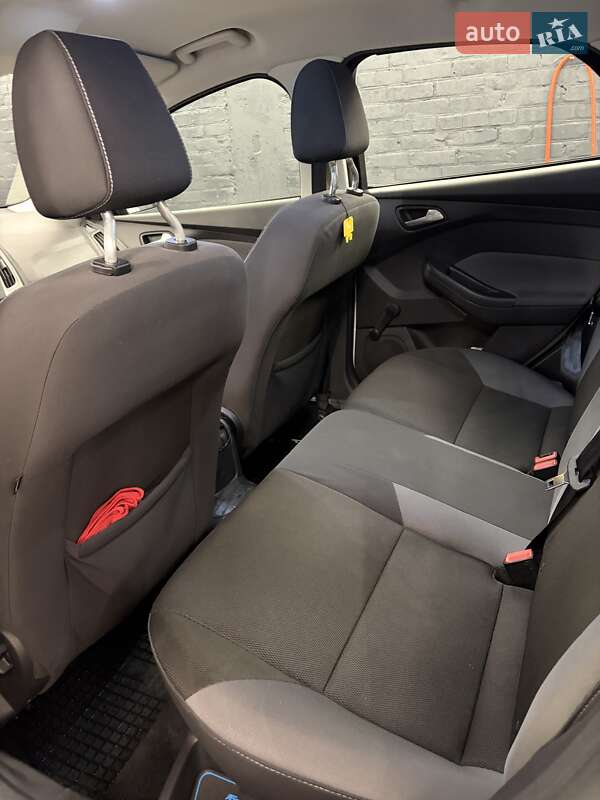 Хэтчбек Ford Focus 2013 в Днепре фото 15 Хэтчбек Ford Focus 2013 в Днепре