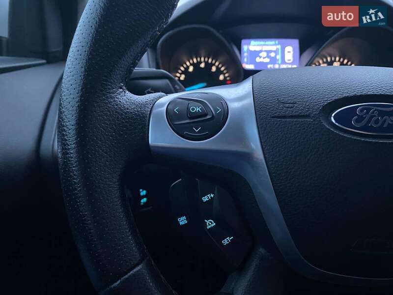 Хэтчбек Ford Focus 2013 в Киеве