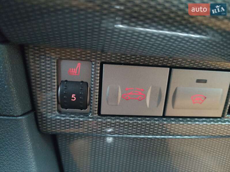 Кабриолет Ford Focus 2011 в Ровно