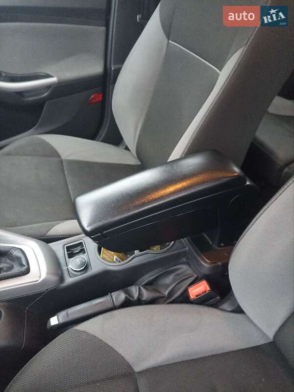 Универсал Ford Focus 2013 в Нововолынске