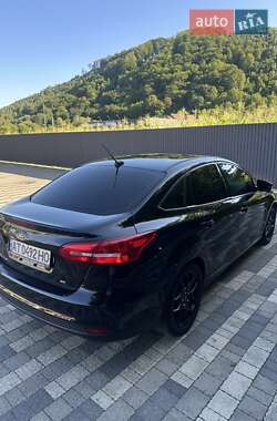Седан Ford Focus 2016 в Сваляве