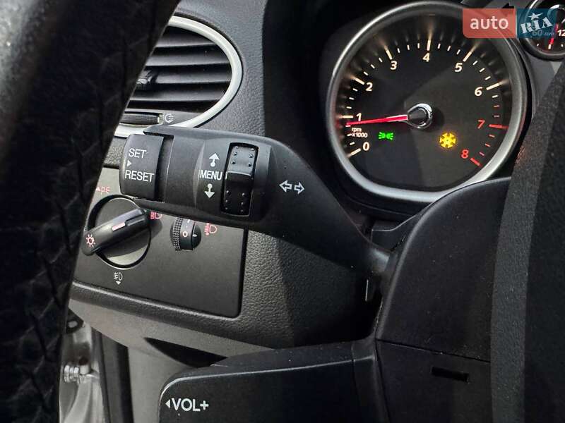 Хетчбек Ford Focus 2010 в Києві фото 13 Хетчбек Ford Focus 2010 в Києві