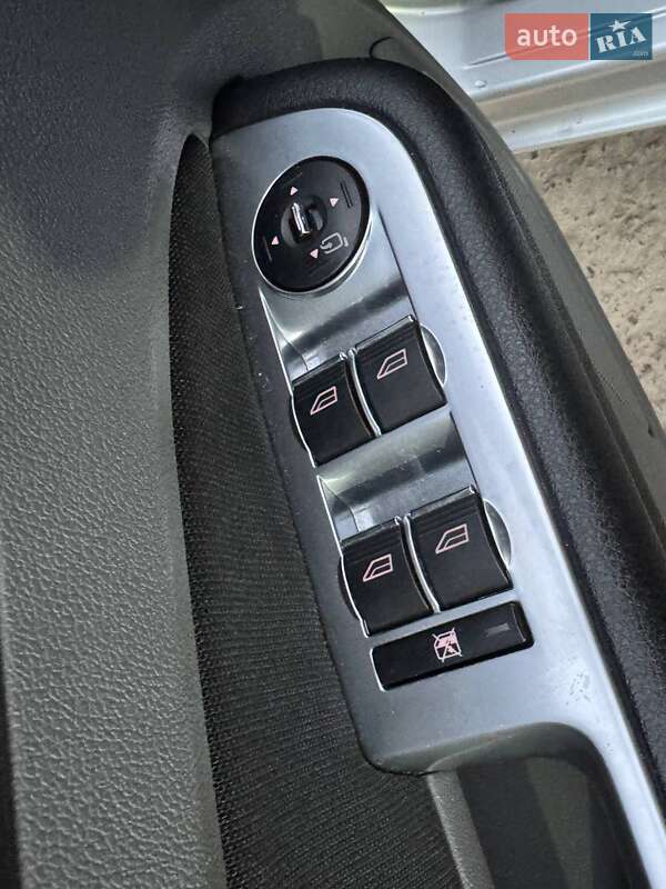 Хетчбек Ford Focus 2010 в Києві фото 20 Хетчбек Ford Focus 2010 в Києві