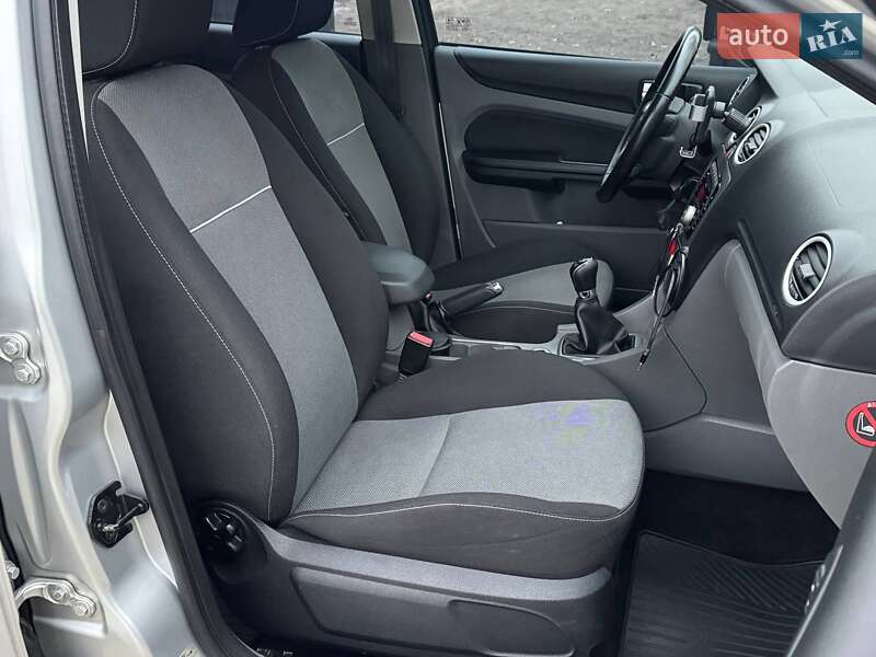 Хетчбек Ford Focus 2010 в Києві фото 23 Хетчбек Ford Focus 2010 в Києві