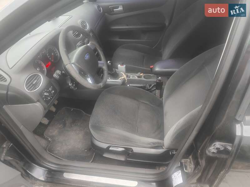 Хэтчбек Ford Focus 2007 в Новомосковске