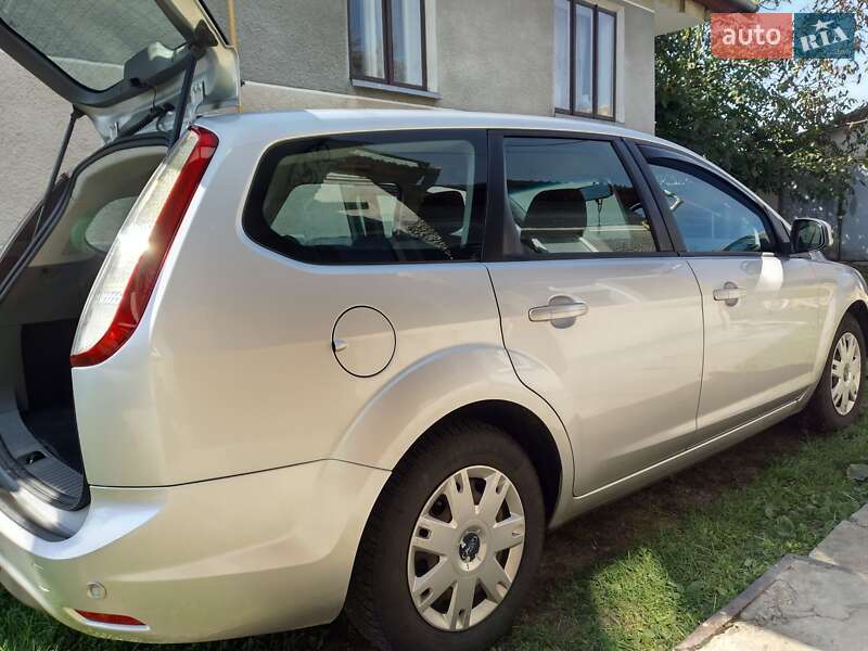 Ford Focus 2010 Ford Focus 2010