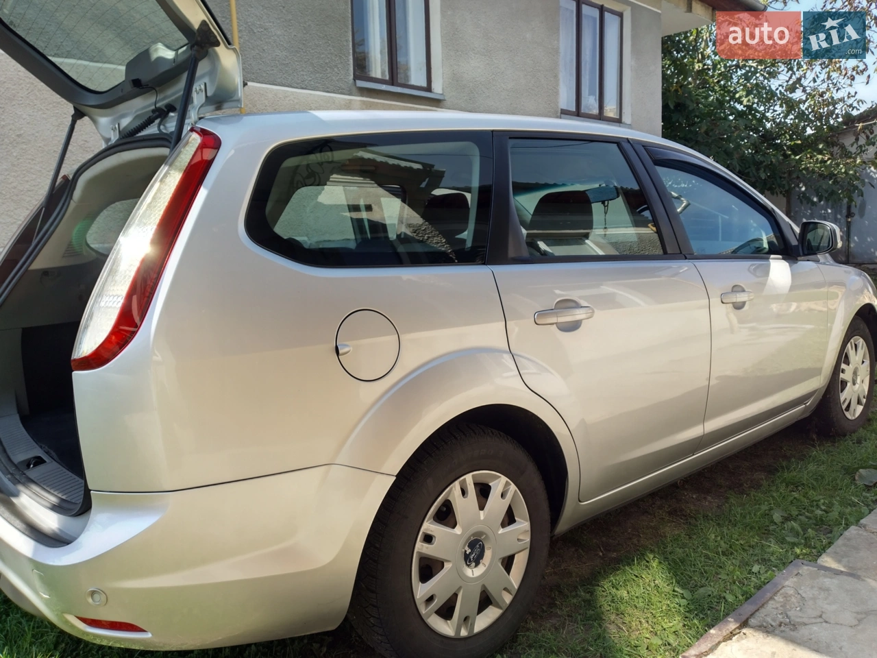 2010 Ford Focus - мініатюра 20