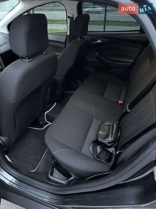 Седан Ford Focus 2018 в Киеве фото 11 Седан Ford Focus 2018 в Киеве