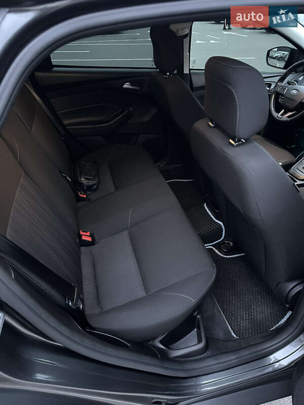 Седан Ford Focus 2018 в Киеве фото 15 Седан Ford Focus 2018 в Киеве